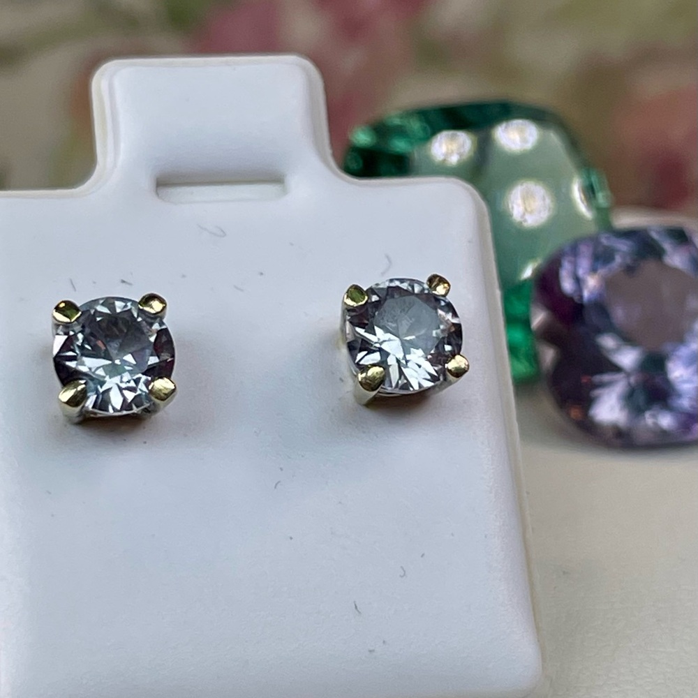 X1DAYLEFT‼️1ct Alexandrite    Silver 925 studs - Picture 8 of 8